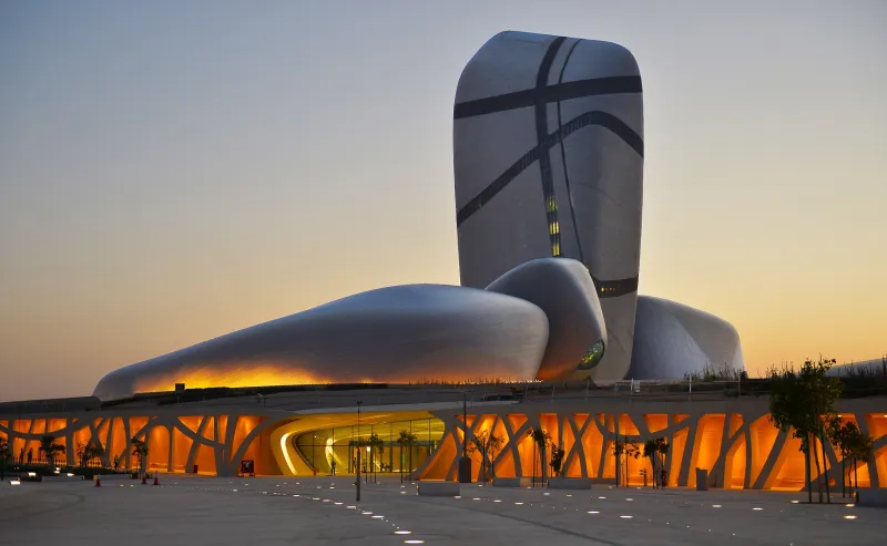 اسّتضاف القمة العربية الـ 29.. ماذا تعرف عن مركز الملك عبدالعزيز الثقافي العالمي ؟