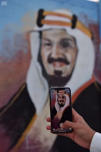 شاهد| كيف جسّد فنانو السعودية ملوكها على أطول جدارية بكورنيش الخبر ؟