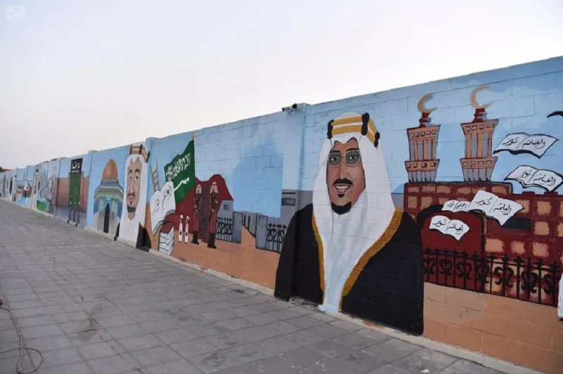 شاهد| كيف جسّد فنانو السعودية ملوكها على أطول جدارية بكورنيش الخبر ؟