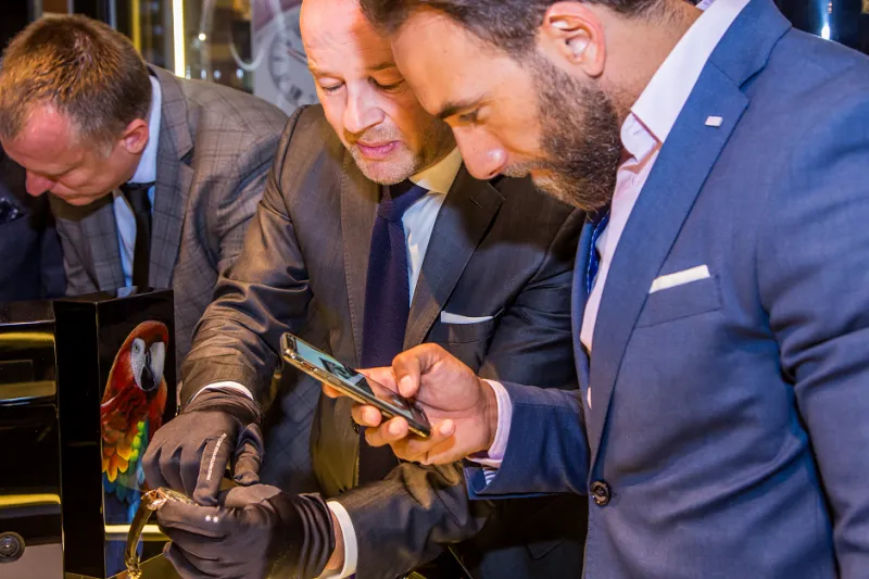 «جاكيه دروز Jaquet Droz» تفتتح متجرها الأول في دبي