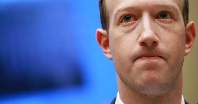 المصائب لا تأتي فرادى.. أزمة جديدة تضرب الفيسبوك (فيديو)