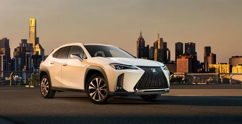 لكزس UX 2019.. تمتع بأسلوب جديد عصري وديناميكي