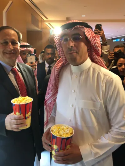 "الرجل" يرصد مشاهد حضور جماهيري لأول عرض سينمائي في السعودية 