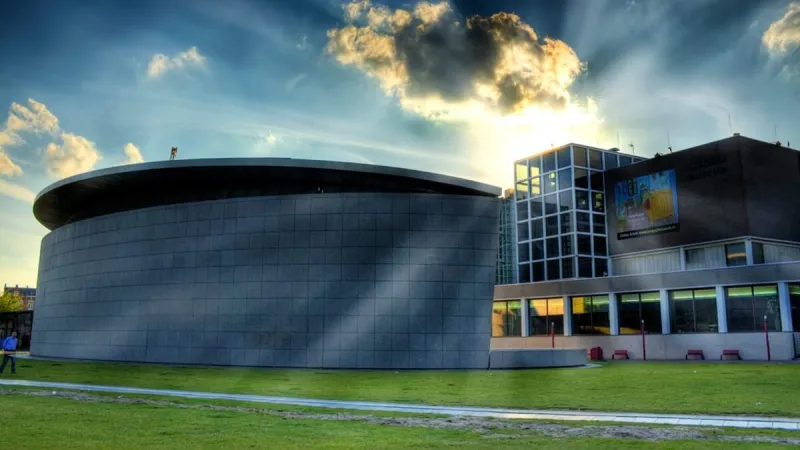 نظرة على متحف فان جوخ في أمستردام