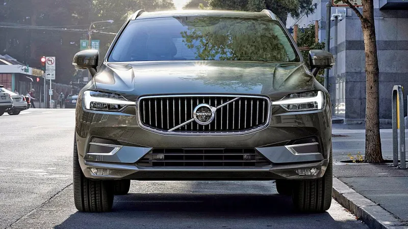«فولفو XC60» تفوز بلقب سيارة 2018 في الشرق الأوسط (فيديو)