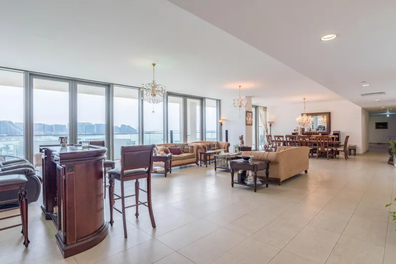 «البنتهاوس»منزل الشاطئ الفاخر في أبوظبي بقيمة 8مليون درهم (فيديو)