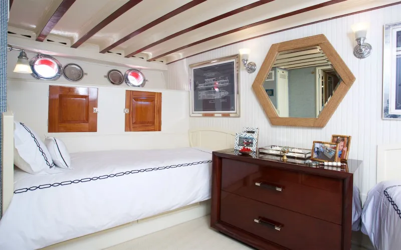 يخت «أوليمبوس».. لعشاق الفخامة الكلاسيكية (فيديو)