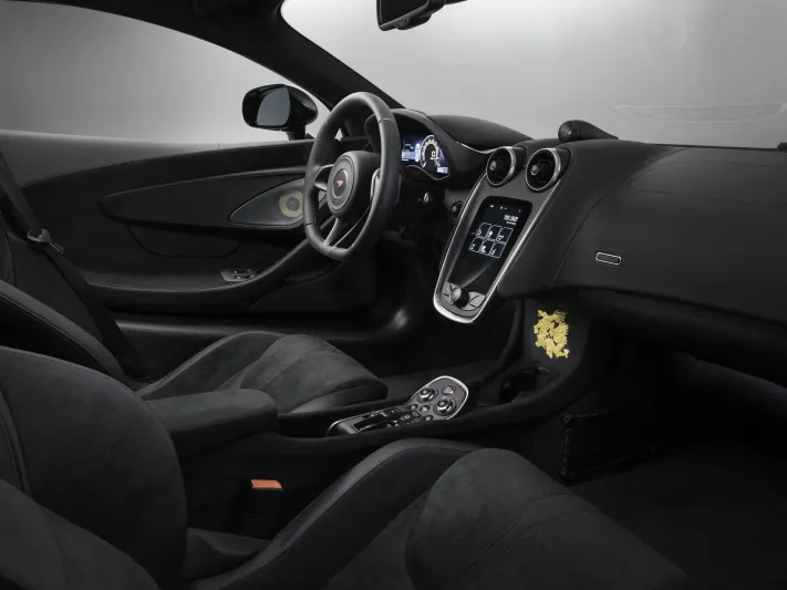 «مكلارين» بلمسات من التنين الصيني (صور)