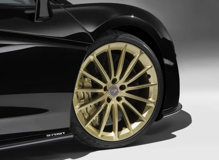 «مكلارين» بلمسات من التنين الصيني (صور)