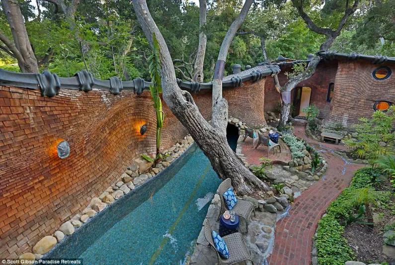 شاهد| "whale house" المنزل المحير للعقل في أمريكا