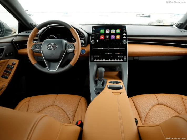 تويوتا تكشف عن أفالون 2019 المزودة بنظام هايبرد الجديد