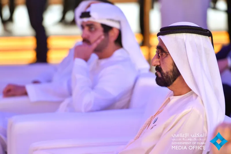 الإمارات تكشف عن نظامها المتطور لنقل البضائع براً بسرعة الطيران (فيديو)