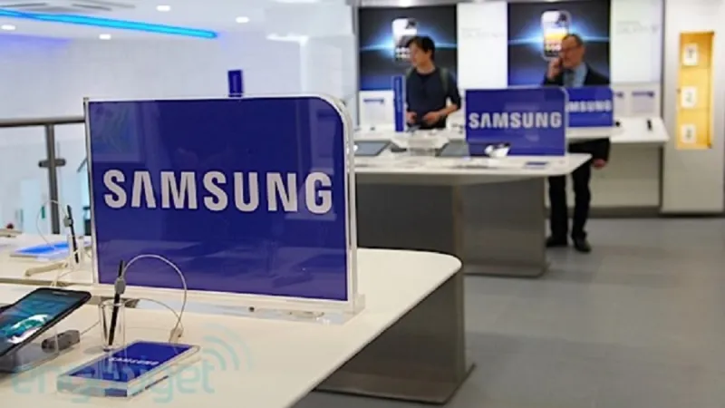 شاهد| تسريبات جديدة تكشف هوية Galaxy X.. قابل للطي ومزود بـ 3 شاشات !