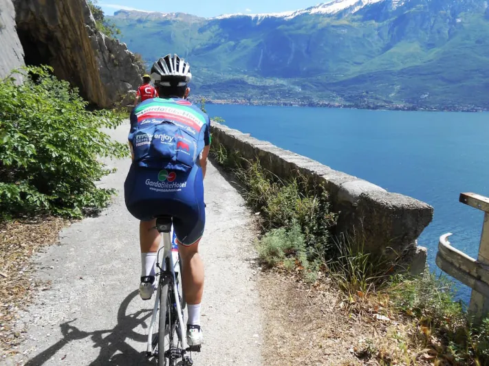 شاهد| غاردا باي بايك.. أطول ممر دائري للدراجات في العالم