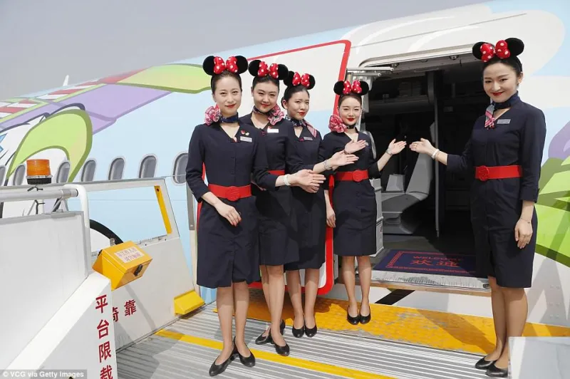 طائرة «Toy Story» المرحة.. مستوحاة من شخصيات ديزني لاند (صور)