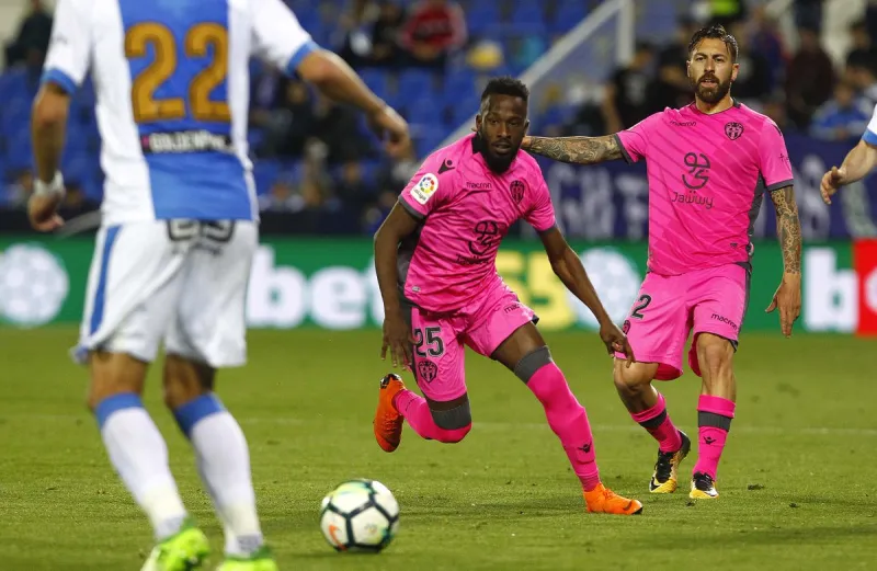 «فهد المولد» أول سعودي يشارك بالدوري الأسباني (فيديو)