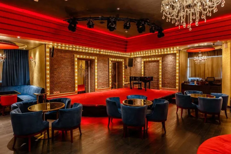 شطيرة برغر ذهبية بـ 100 دولار في دبي 