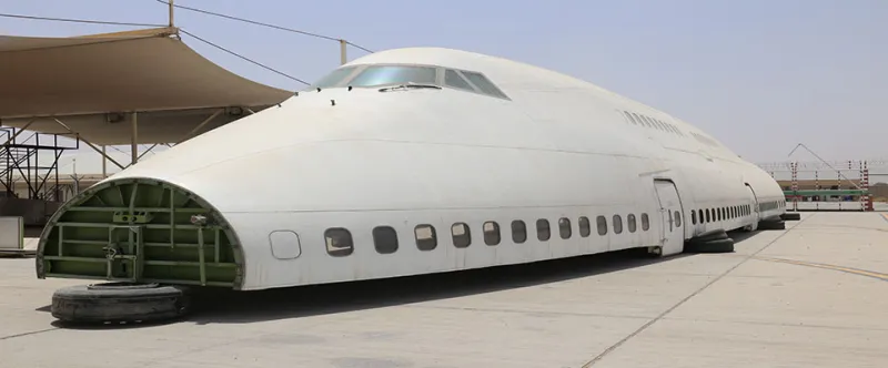 صدق أو لا تصدق.. عرض طائرة ركاب ضخمة للبيع في الإمارات