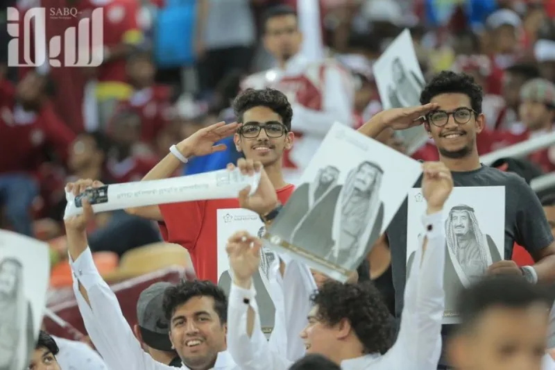 شاهد| الاتحاد يحسم موقعة كأس خادم الحرمين.. ولافتات للملك سلمان والأمير محمد بالمدرجات