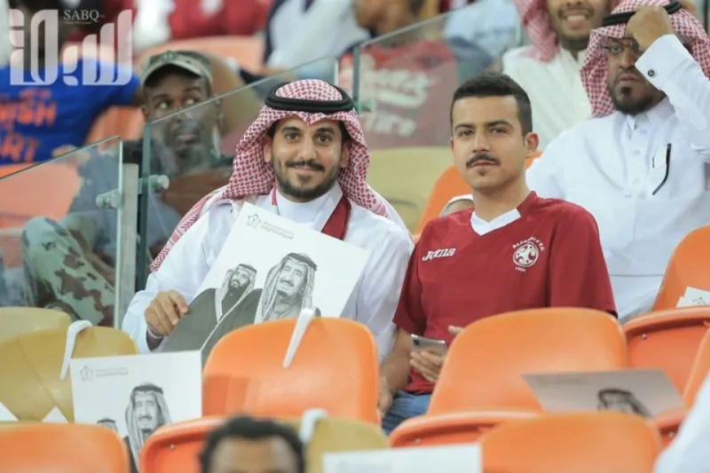 شاهد| الاتحاد يحسم موقعة كأس خادم الحرمين.. ولافتات للملك سلمان والأمير محمد بالمدرجات