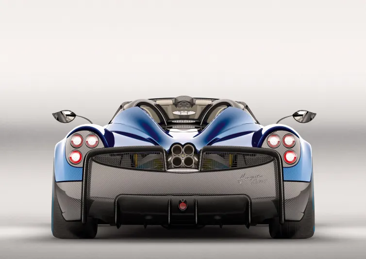 «باغاني» تكشف عن أحدث سياراتها الرياضية بلمسات من الفورمولا 1 (فيديو)