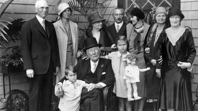 تعرف على المبادئ التي تضمن نجاح الأسر الثرية في استثماراتها