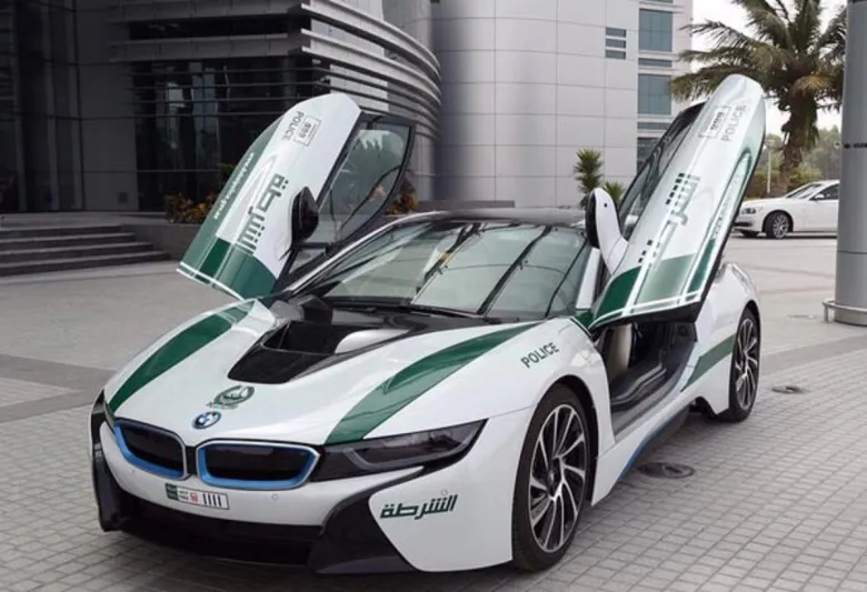 لأول مرة على مستوى العالم.. سيارات شرطة دبي بدون سائقين في 2020