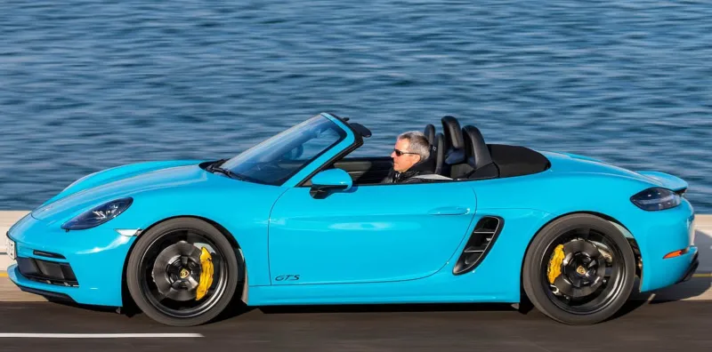 بورشه 718 بوكستر جي تي إس.. فخامة المظهر وسلاسة الأداء