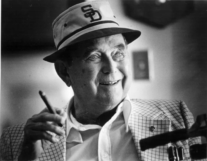 راي كروك.. ملك الهمبرغر وعراب "ماكدونالدز"