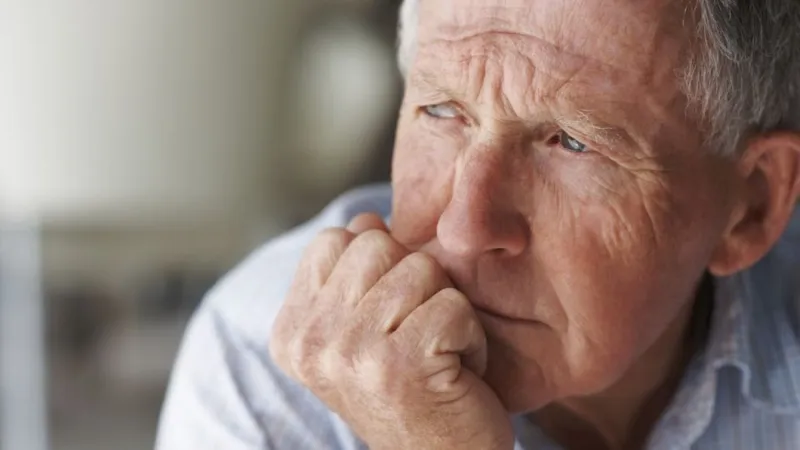 كيف يؤثر مستوى دخلك على احتمال إصابتك بخرف الشيخوخة؟