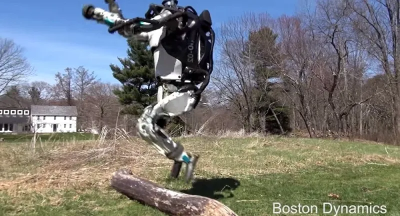 روبوت يركض ويقفز تماماً كالبشر (فيديو)