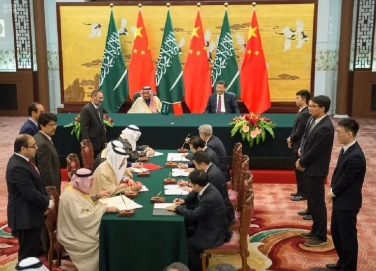 لرؤية جانب القمر المظلم.. كيف حققت المملكة إنجازًا فضائيًا جديدًا ؟