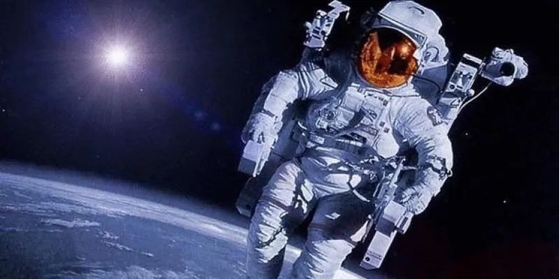 كيف قضى رائد فضاء مسلم رمضان بعيداً عن الأرض؟ (فيديو)