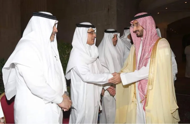 نائب أمير مكة يواسي آل الحارثي في فقيدتهم