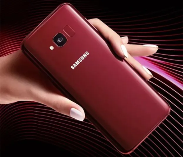 «سامسونج» تعلن عن هاتفها «Galaxy S Light Luxury» (فيديو)