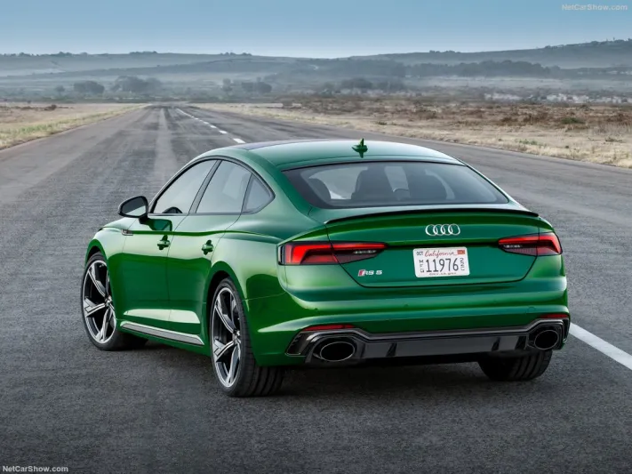 أودي RS5 سبورت باك.. تُقدم توازناً بين التصميم العالي وديناميكيات القيادة