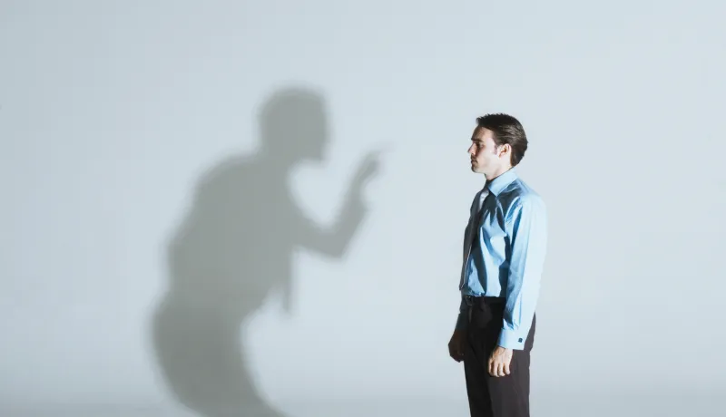 إنفوجراف| كيف تتقبل النقد المهني وتجعله مصدراً للقوة بعملك؟