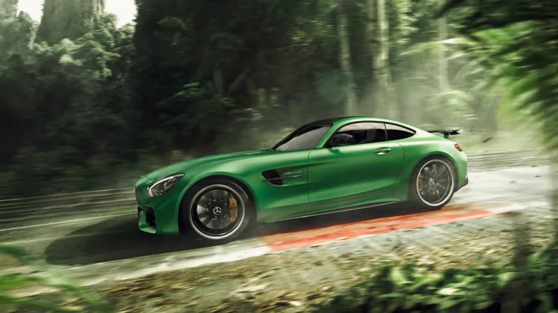 «AMG GTR» وحش مرسيدس الأخضر بقوة 825 حصان (فيديو)