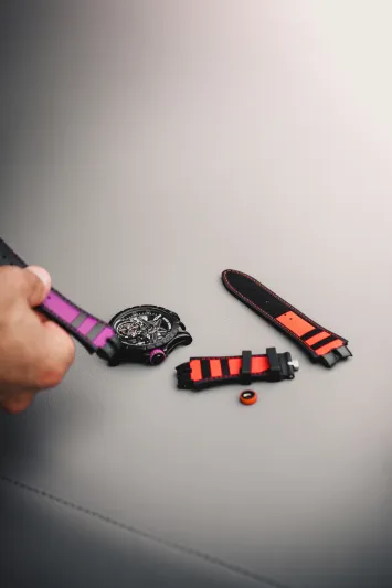 الإصدار الثاني من روجيه دوبوي بيريلّي.. ساعة مستوحاة من عالم السيارات بسوارات قابلة للتبديل