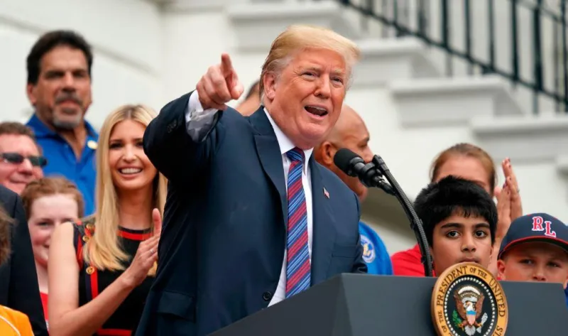 دونالد ترامب يمارس هواتيه المفضلة مع الأطفال (فيديو)