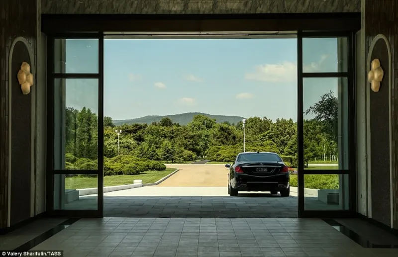 قصر زعيم كوريا الشمالية من الداخل (صور)