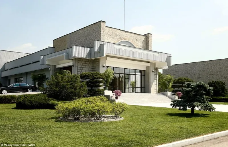 قصر زعيم كوريا الشمالية من الداخل (صور)