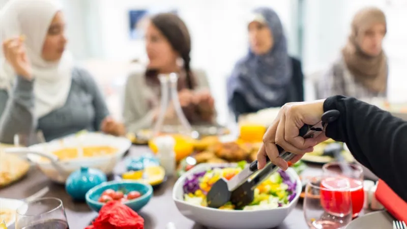 صدق أو لا تصدق.. الشمس سبب زيادة الوزن خلال شهر رمضان