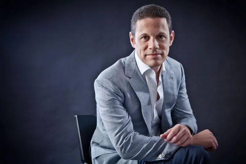 في شهر الخير.. هؤلاء تبرعوا بنصف ثرواتهم للأعمال الخيرية