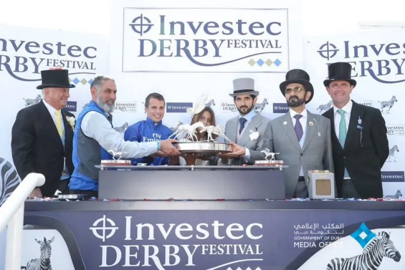 فرحة ولي عهد دبي بعد الفوز بسباق الخيول الأشهر في العالم (فيديو)