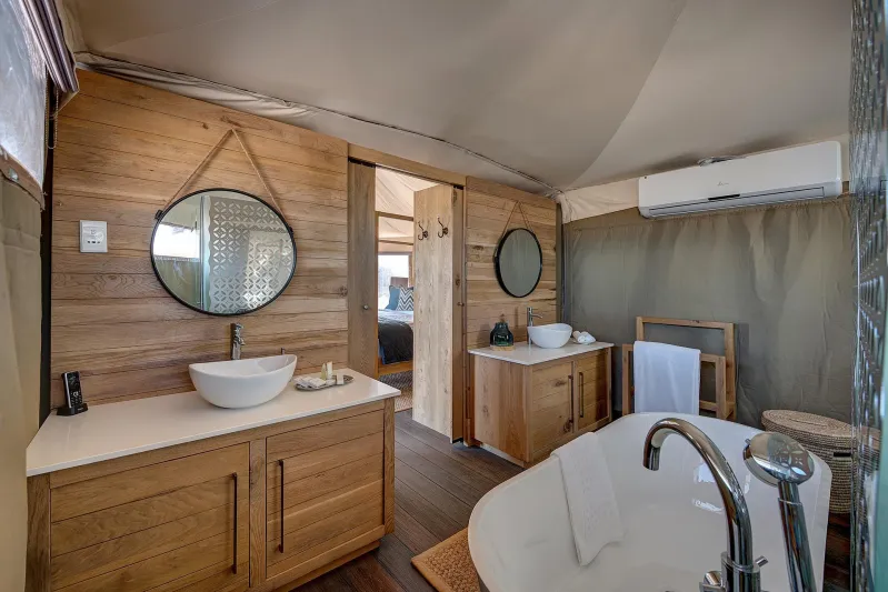 لعشاق المغامرات.. منتجع الخيام الفاخرة في الشارقة (صور)