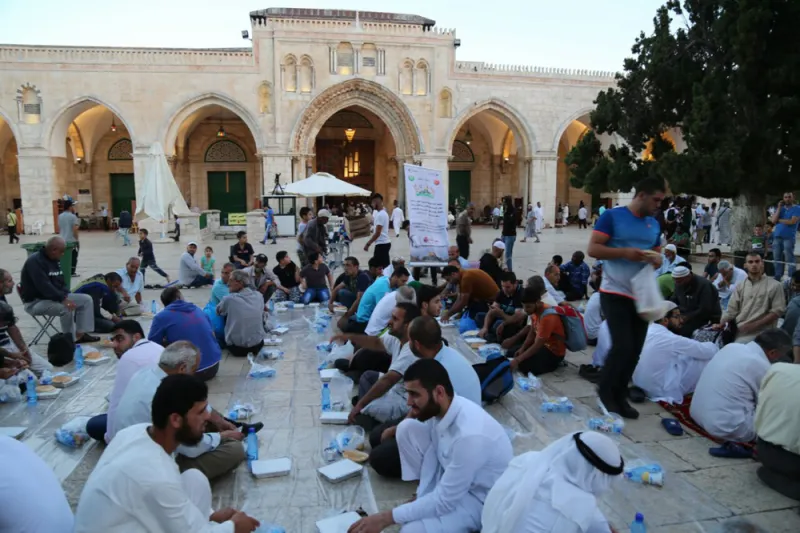 رمضان مدينة القدس.. تمسك بالتقاليد رغم المنع 