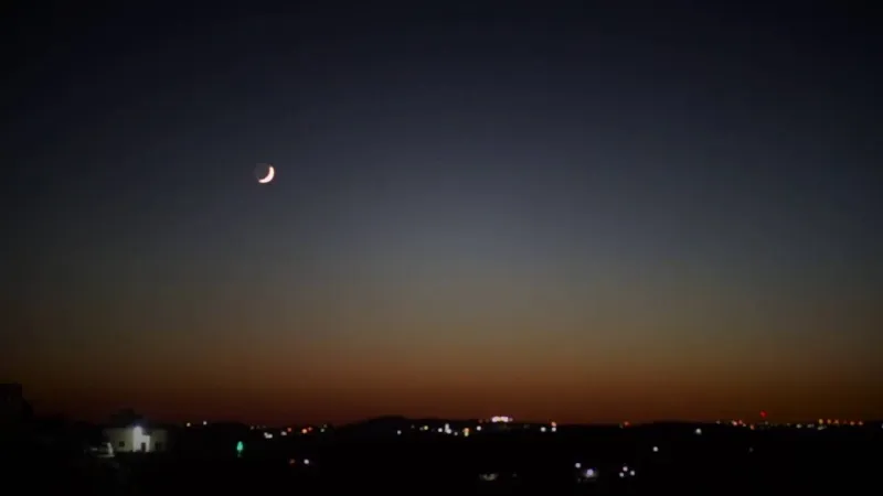 فلكياً.. هذا هو موعد عيد الفطر في معظم الدول الإسلامية بالنظر إلى وضع الهلال