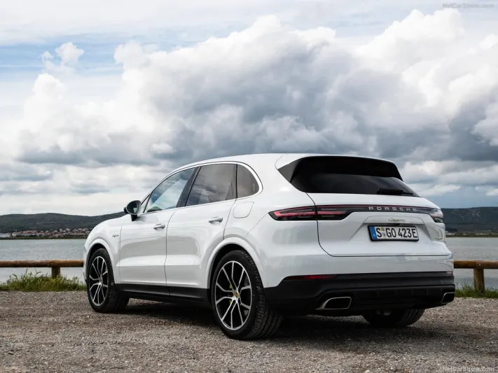 بورش كايين «E-Hybrid 2019».. أداء أقوى للمحرك وتجربة قيادة أفضل