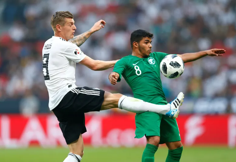 #السعودية_ألمانيا.. الصقور الخضراء تظهر بمستوى مميز أمام بطل العالم رغم الخسارة #السعودية_ألمانيا.. الصقور الخضراء تظهر بمستوى مميز أمام بطل العالم رغم الخسارة